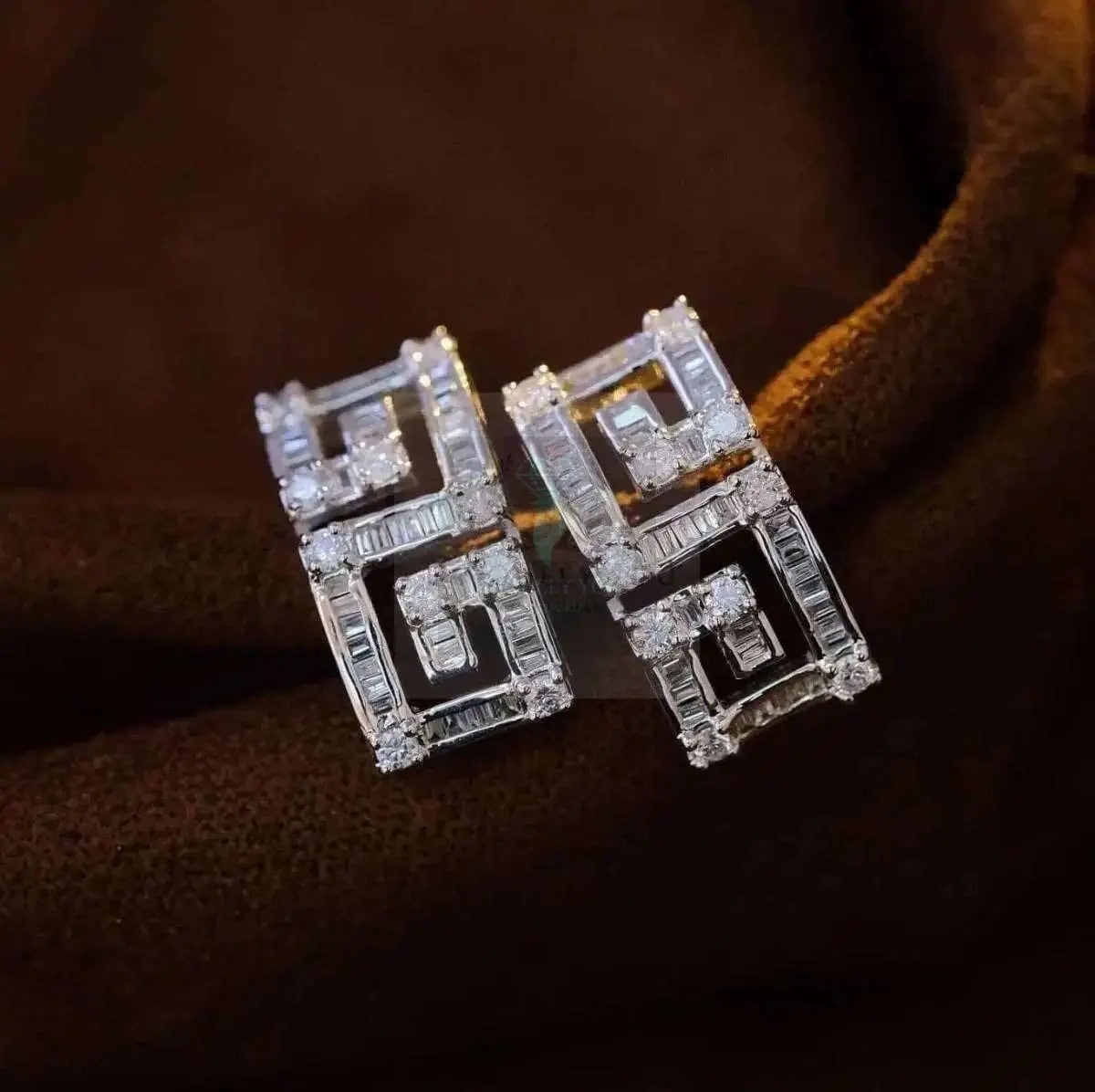 0.86ct Huggie G Earrings