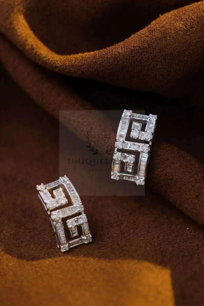 0.86ct Huggie G Earrings