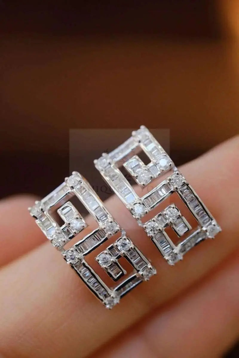 0.86ct Huggie G Earrings