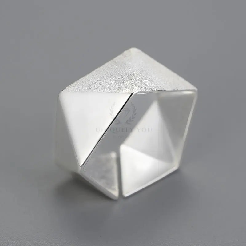 Irregular Geometric Ring