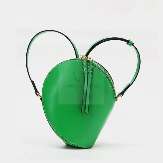 Bolso de cuero en forma de corazón