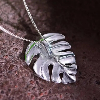 Monstera Leaf Pendant - Uniquely You Online