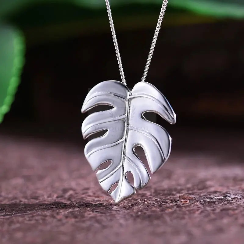 Monstera Leaf Pendant - Uniquely You Online