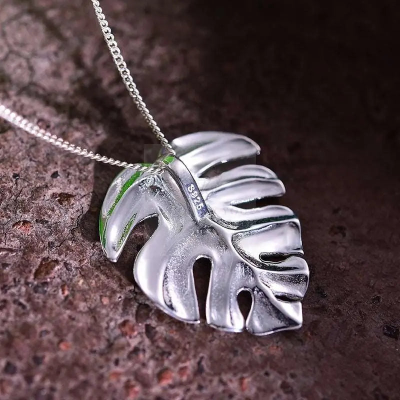 Monstera Leaf Pendant - Uniquely You Online