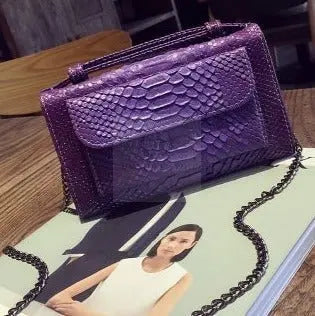 Bolso con estampado de serpiente