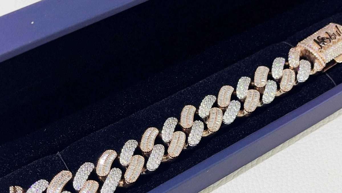 20mm Moissanite Rose Gold Baguette Cuban Link Bracelet with Custom Name Clasp - Uniquely You Online - Bracelet